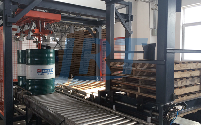 桶装润滑油自动托盘码垛线/瓶装润滑油自动包装线